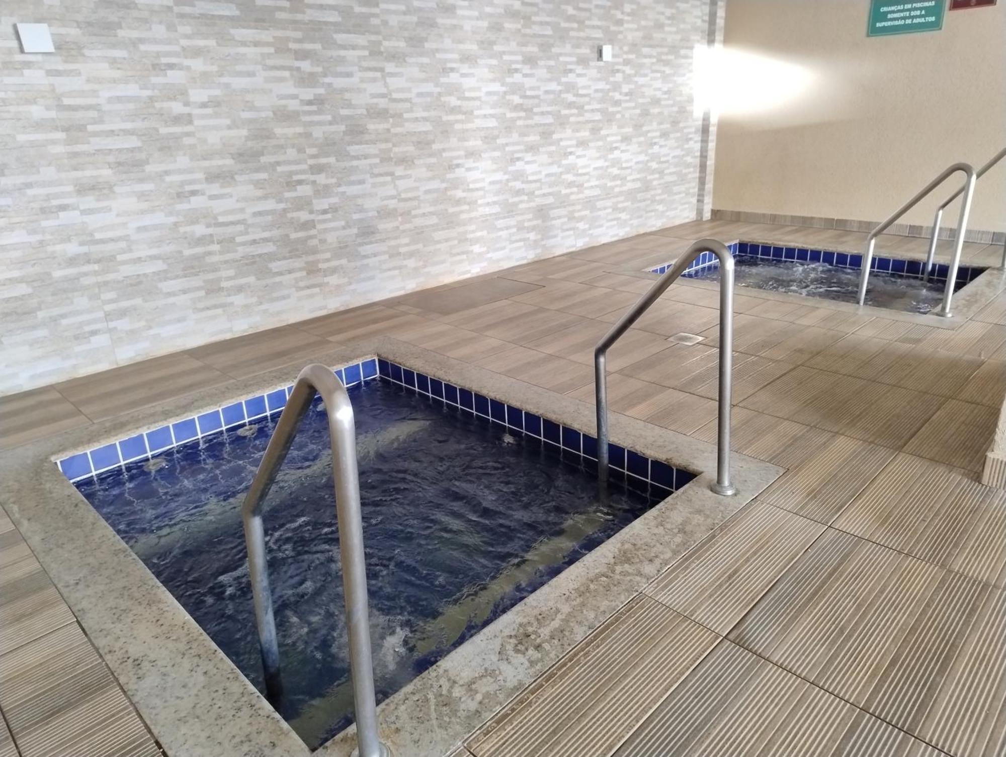 Casa Da Madeira Caldas Novas - Achei Ferias - Com Roupa De Cama Esterno foto
